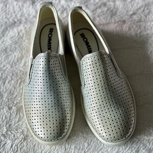 New  Women’s Romika leather silver metallic slip on size 37/6.5